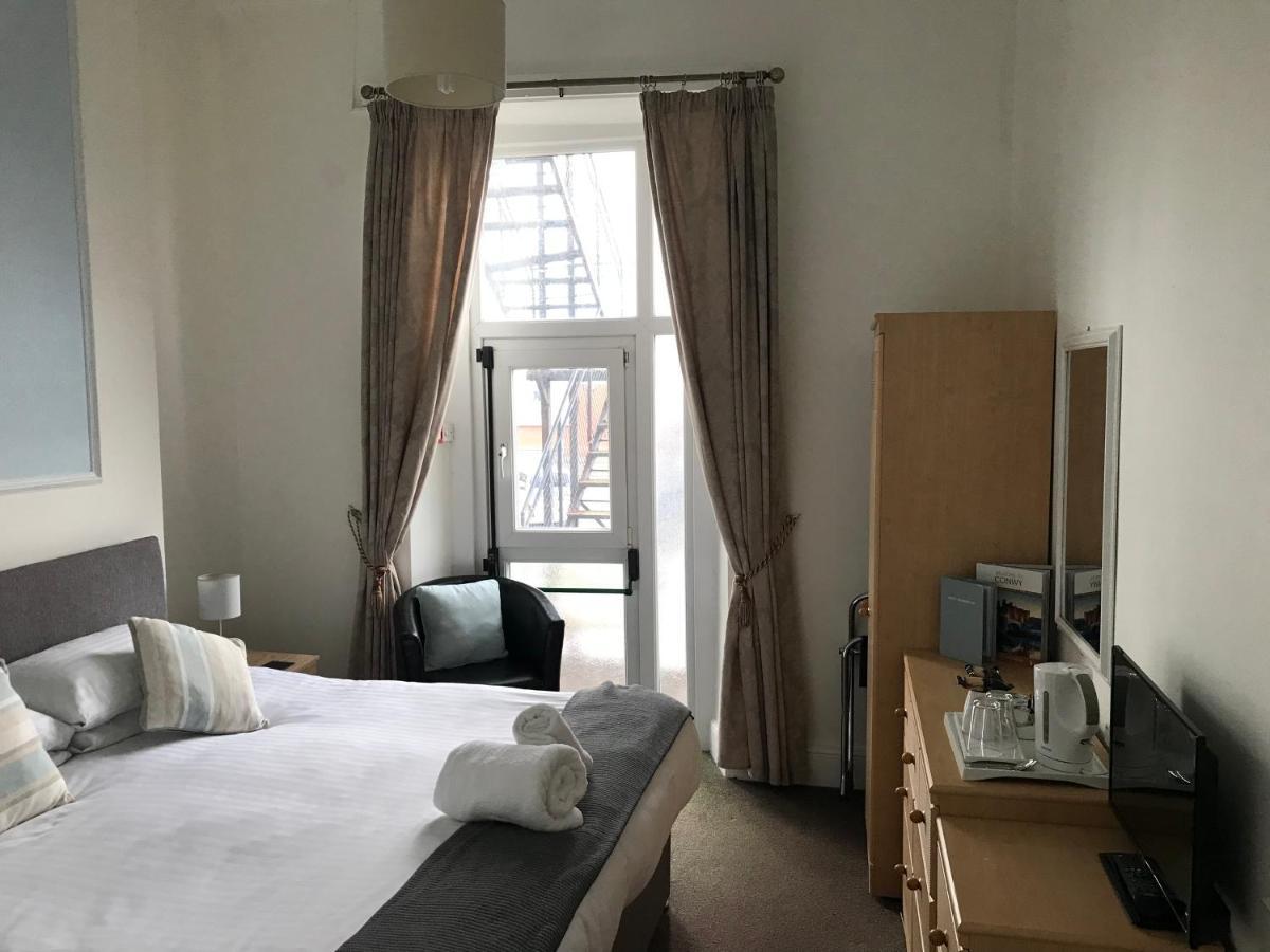 The Oasis Hotel 랜디드노 외부 사진