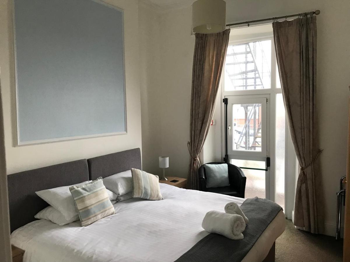 The Oasis Hotel 랜디드노 외부 사진