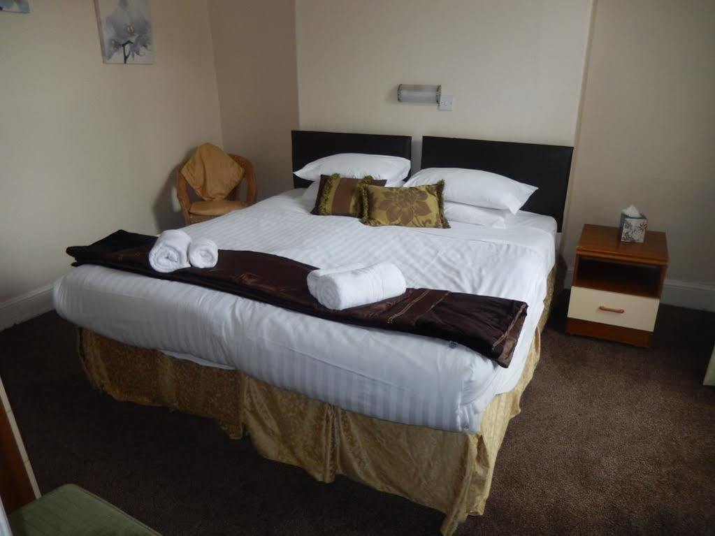 The Oasis Hotel 랜디드노 외부 사진